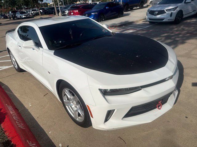 Used 2018 Chevrolet Camaro LT RWD image 1