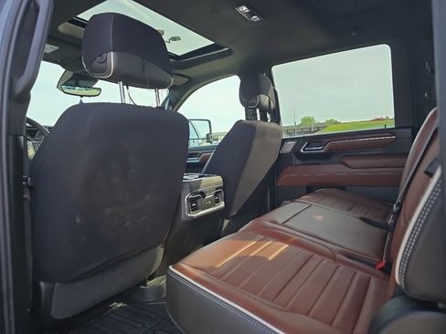 Used 2024 GMC Sierra 2500 Denali Ultimate AWD/4WD image 10