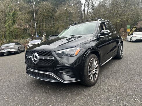 Used 2024 Mercedes-Benz GLE 350 4MATIC w/ AMG Line Exterior image 2
