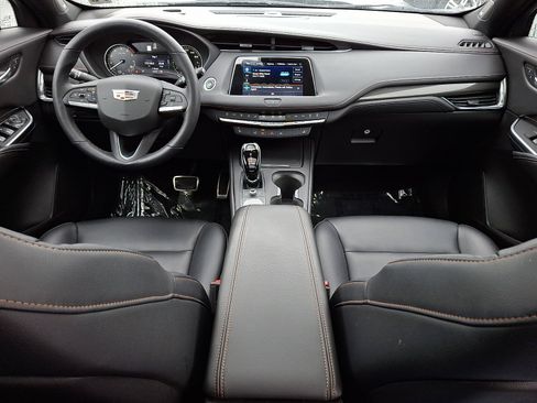 Used 2022 Cadillac XT4 Sport w/ Enhanced Visibility Package image 15