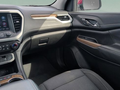 Used 2023 GMC Acadia SLE image 26