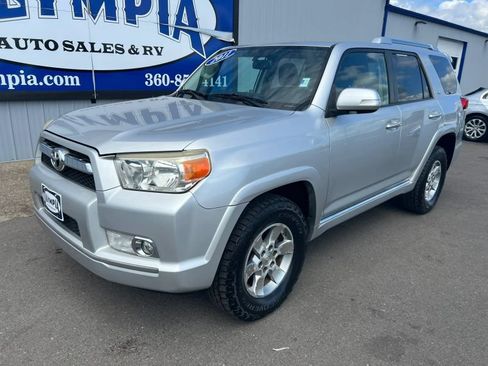 Used 2011 Toyota 4Runner SR5 w/ Convenience Pkg AWD/4WD image 2