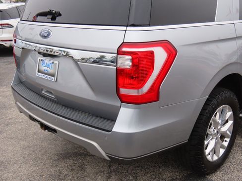 Used 2021 Ford Expedition XLT image 12