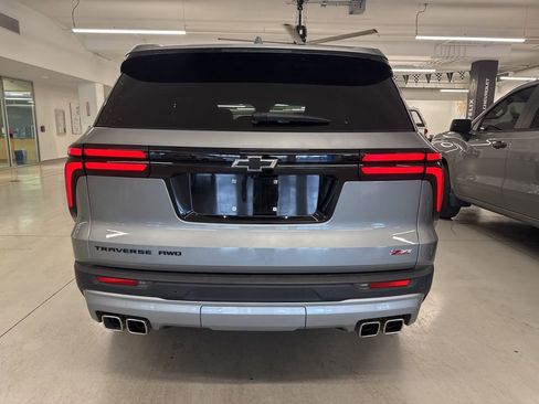 Used 2025 Chevrolet Traverse Z71 image 5