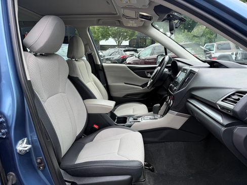 Used 2023 Subaru Forester Premium AWD/4WD image 32