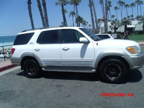 Used 2003 Toyota Sequoia SR5 image 8