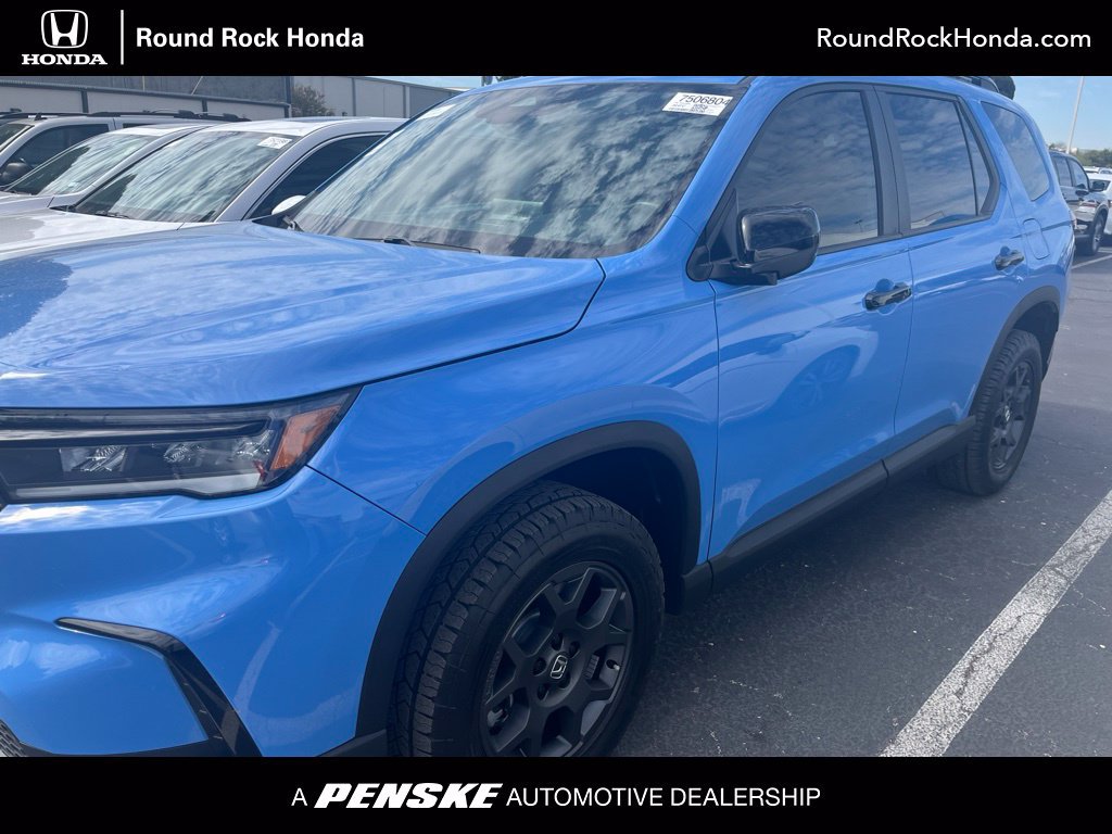 Used 2025 Honda Pilot TrailSport image 1