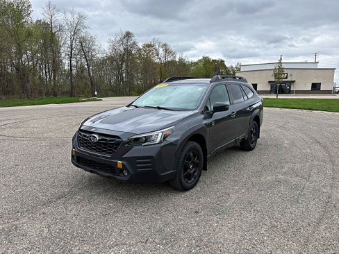 Used 2022 Subaru Outback Wilderness AWD/4WD image 5