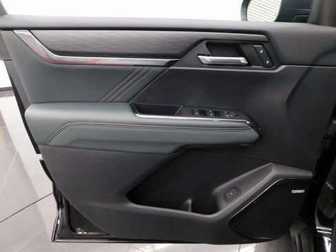 Used 2024 GMC Acadia AT4 w/ Luxury Package image 20