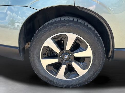 Used 2017 Subaru Forester 2.5i Premium w/ All-Weather Package AWD/4WD image 34