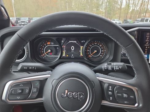 New 2026 Jeep Wrangler Unlimited Sahara AWD/4WD image 12