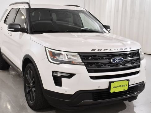 Used 2019 Ford Explorer XLT w/ Equipment Group 202A AWD/4WD image 4