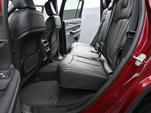 New 2025 Jeep Grand Cherokee Limited w/ Luxury Tech Group II image 13