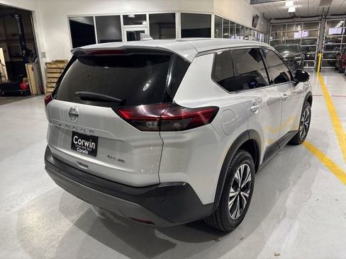 Used 2021 Nissan Rogue SV image 8