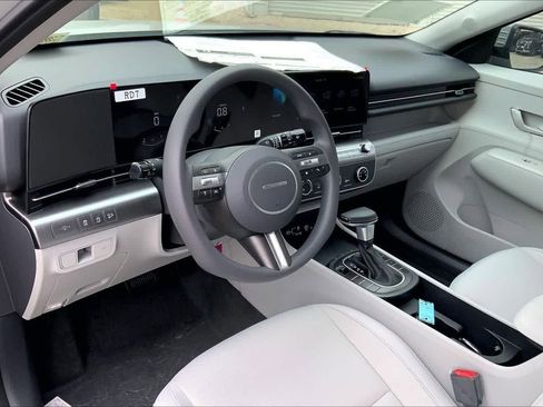 New 2026 Hyundai Kona SE image 9