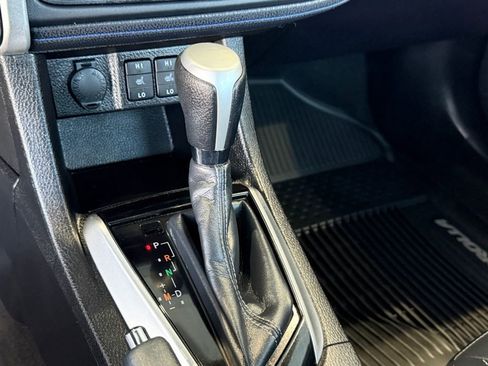 Certified 2018 Toyota Corolla XSE image 28