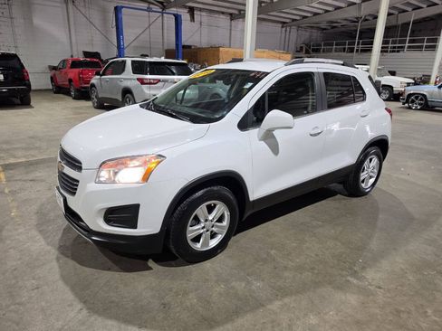 Used 2016 Chevrolet Trax LT w/ LT Convenience Package AWD/4WD image 1