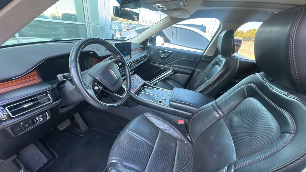 Used 2020 Lincoln Aviator Reserve w/ Equipment Group 201A AWD/4WD image 2