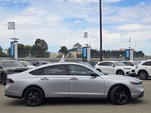 Certified 2025 Honda Accord SE image 8