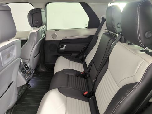 Used 2025 Land Rover Discovery Dynamic SE image 20