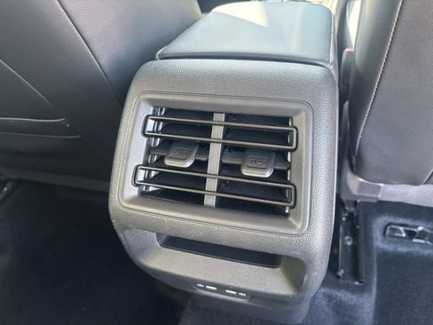 Used 2026 Volkswagen Tiguan SE AWD/4WD image 24