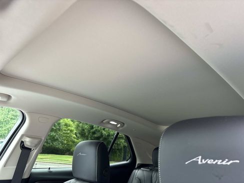 Used 2021 Buick Envision Avenir w/ Technology Package II AWD/4WD image 17