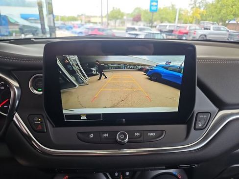 Used 2025 Chevrolet Blazer LT w/ Convenience Package FWD image 21