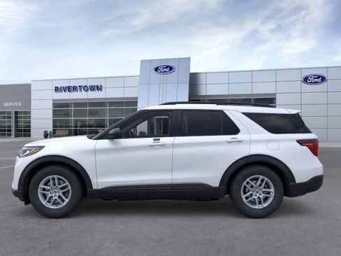 New 2026 Ford Explorer Active RWD image 3