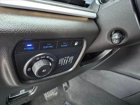 Used 2024 Jeep Grand Cherokee Limited 4xe w/ Luxury Tech Group II AWD/4WD image 16