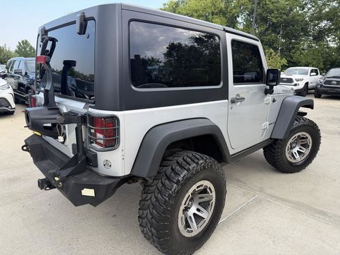 Used 2010 Jeep Wrangler Rubicon w/ Dual Top Group AWD/4WD image 5