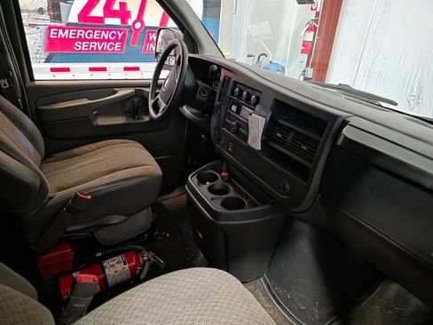 Used 2008 Chevrolet Express 3500 Extended Passenger w/ LT Preferred Equipment Group RWD image 6