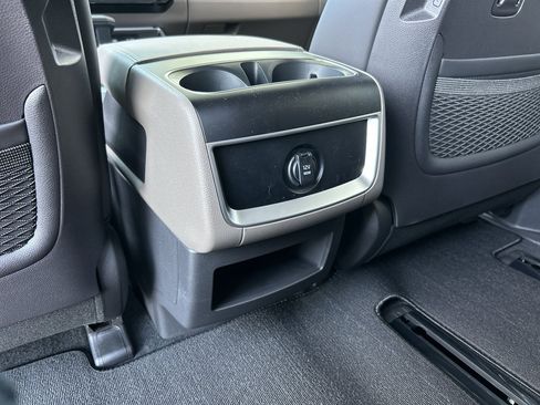 New 2026 Kia Carnival FWD image 13