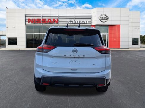 Certified 2025 Nissan Rogue SL w/ Tech Package image 6