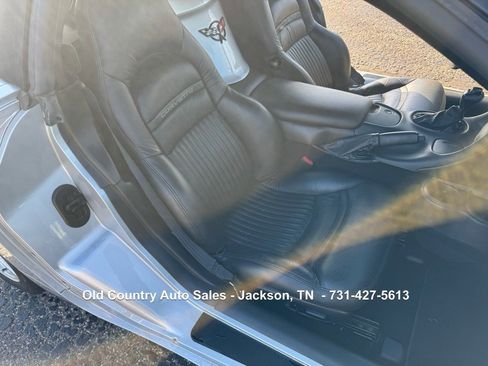 Used 2000 Chevrolet Corvette Convertible w/ Memory Pkg image 17