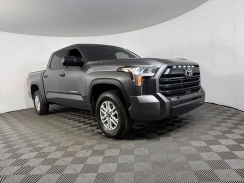 Used 2025 Toyota Tundra SR5 w/ SR5 Convenience Package AWD/4WD image 3