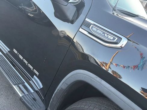 Used 2022 GMC Sierra 1500 SLT w/ SLT Premium Package AWD/4WD image 13