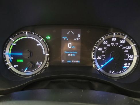 Used 2021 Toyota Highlander LE image 21