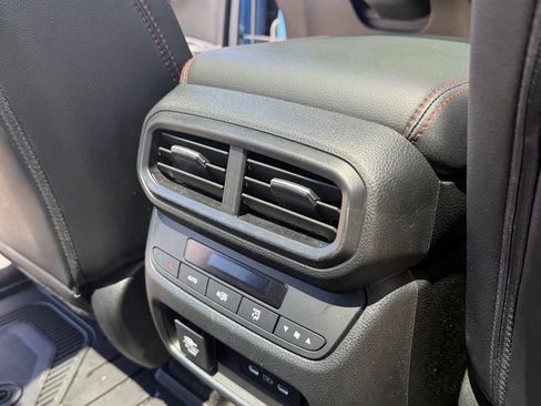 Used 2025 Honda Pilot TrailSport image 7