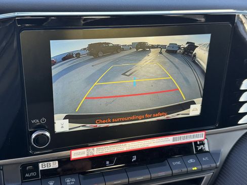 New 2026 Toyota Camry Hybrid FWD image 6