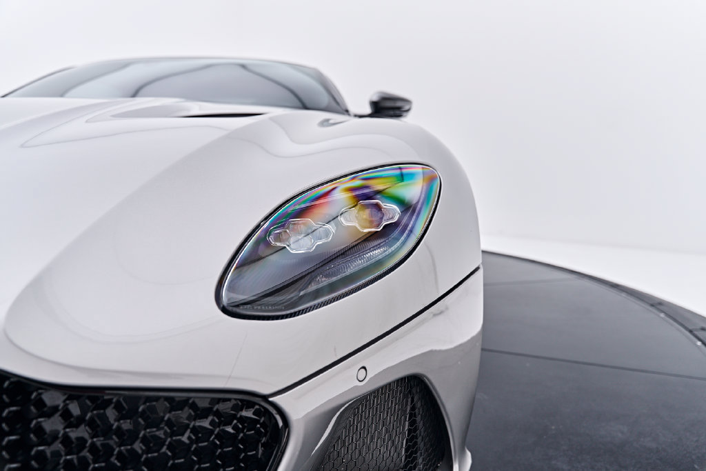 Used 2023 Aston Martin DBS Coupe RWD image 19