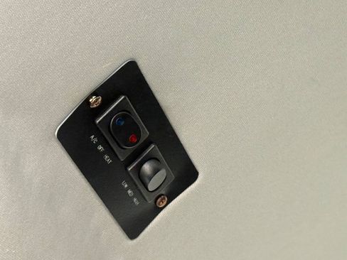 Used 2008 Cadillac DTS Limousine FWD image 61