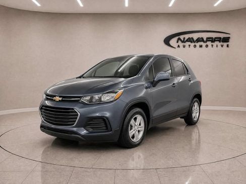 Used 2022 Chevrolet Trax LS w/ Tint and Cruise Package AWD/4WD image 3