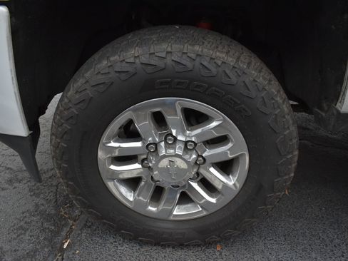 Used 2019 Chevrolet Silverado 3500 LTZ image 9