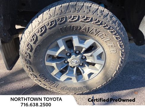 Used 2023 Toyota Tacoma TRD Off-Road image 5