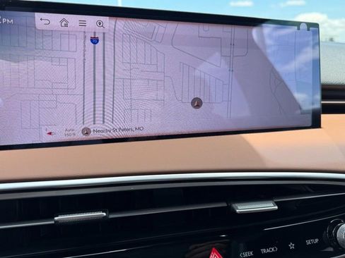 Used 2026 Genesis GV70 2.5T Advanced image 16