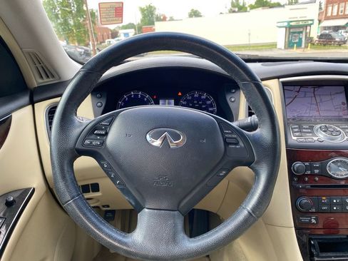 Used 2016 INFINITI QX50 2WD w/ Deluxe Touring Package image 12