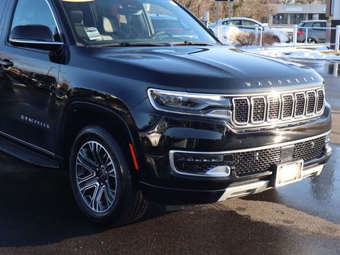 Used 2025 Jeep Wagoneer L Series II w/ 8-pass Seating Package image 2