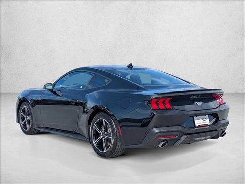 Used 2025 Ford Mustang Premium image 8