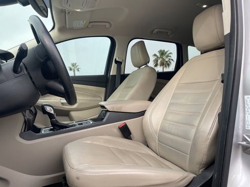 Used 2019 Ford Escape Titanium image 7