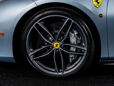 Used 2019 Ferrari 488 Spider image 22